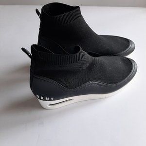 DKNY Angie Slip-On Wedge Heel Black Sneakers Size 9.5M